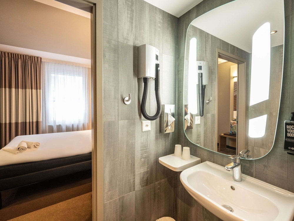 Ibis Geneve Centre Lac 50/53