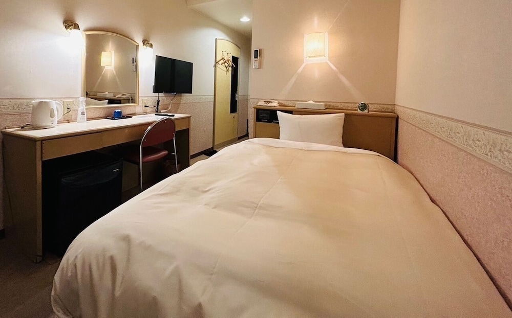 Semi Room, Semi Double Bed, Smoking