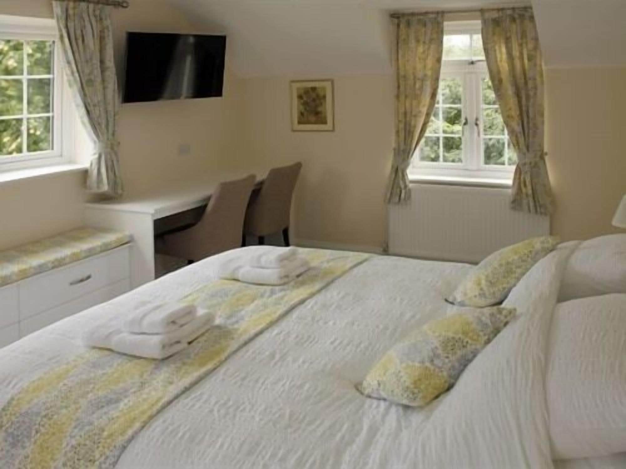 Deluxe, King Bed, Garden View