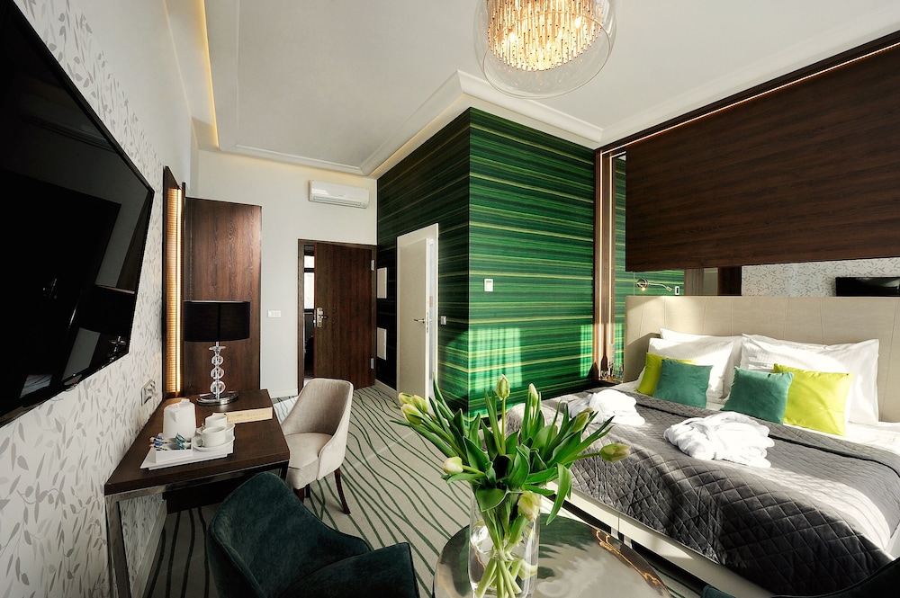 Plaza Boutique Hotel 34/68