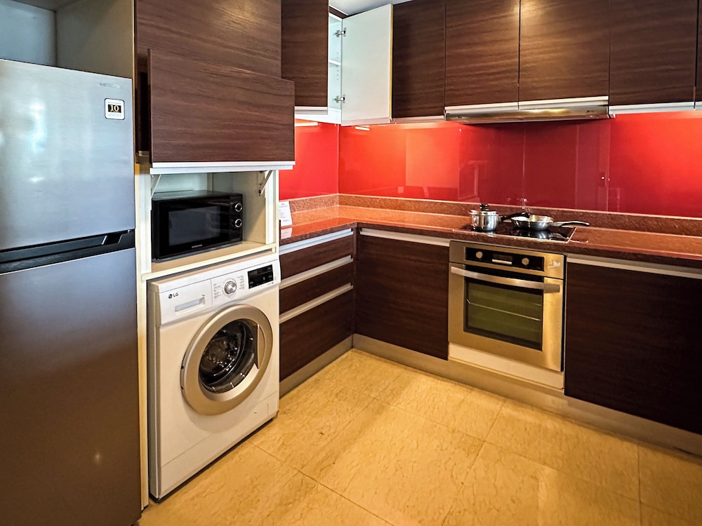 Urbana Sathorn Bangkok, Thailand 74/81