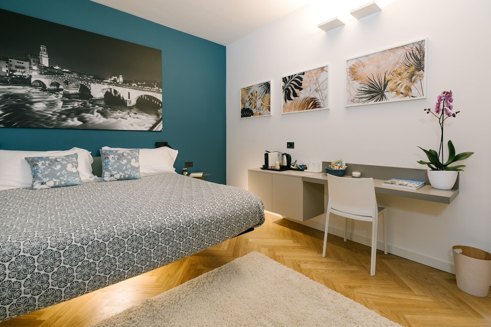 DELUXE, STUDIO, SUITE, QUEEN BED, TERRACE, ANNEX