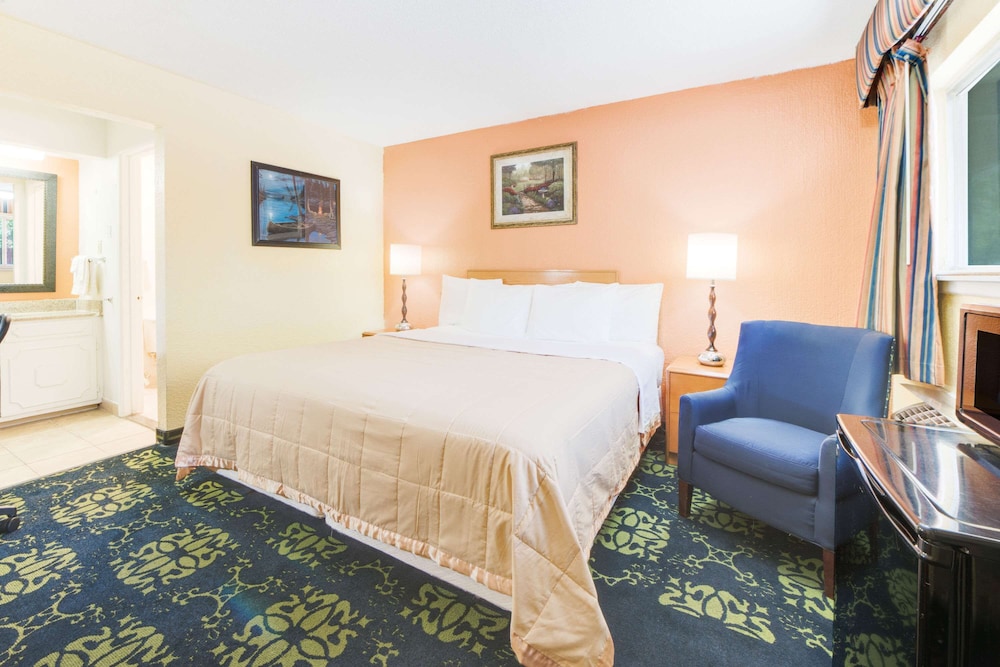 Travelodge By Wyndham Ruidoso 12/24