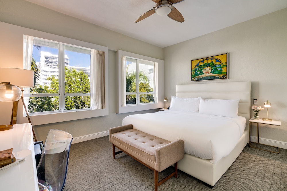 CREST Hotel & Suites 30/66