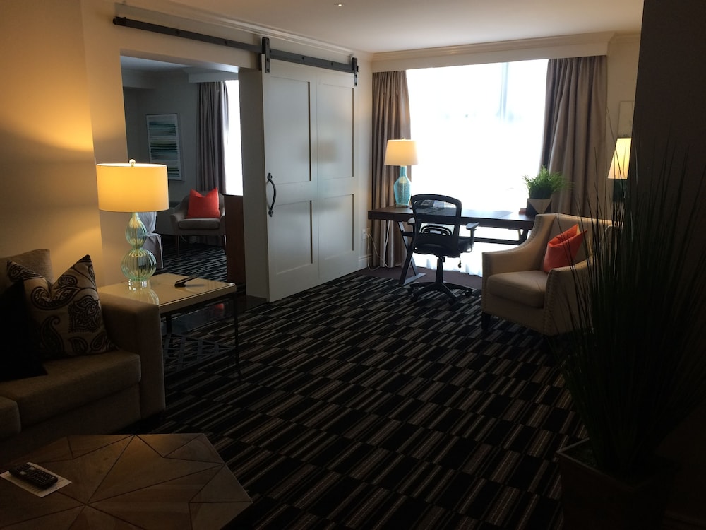 Ramada By Wyndham Cornwall 54/71