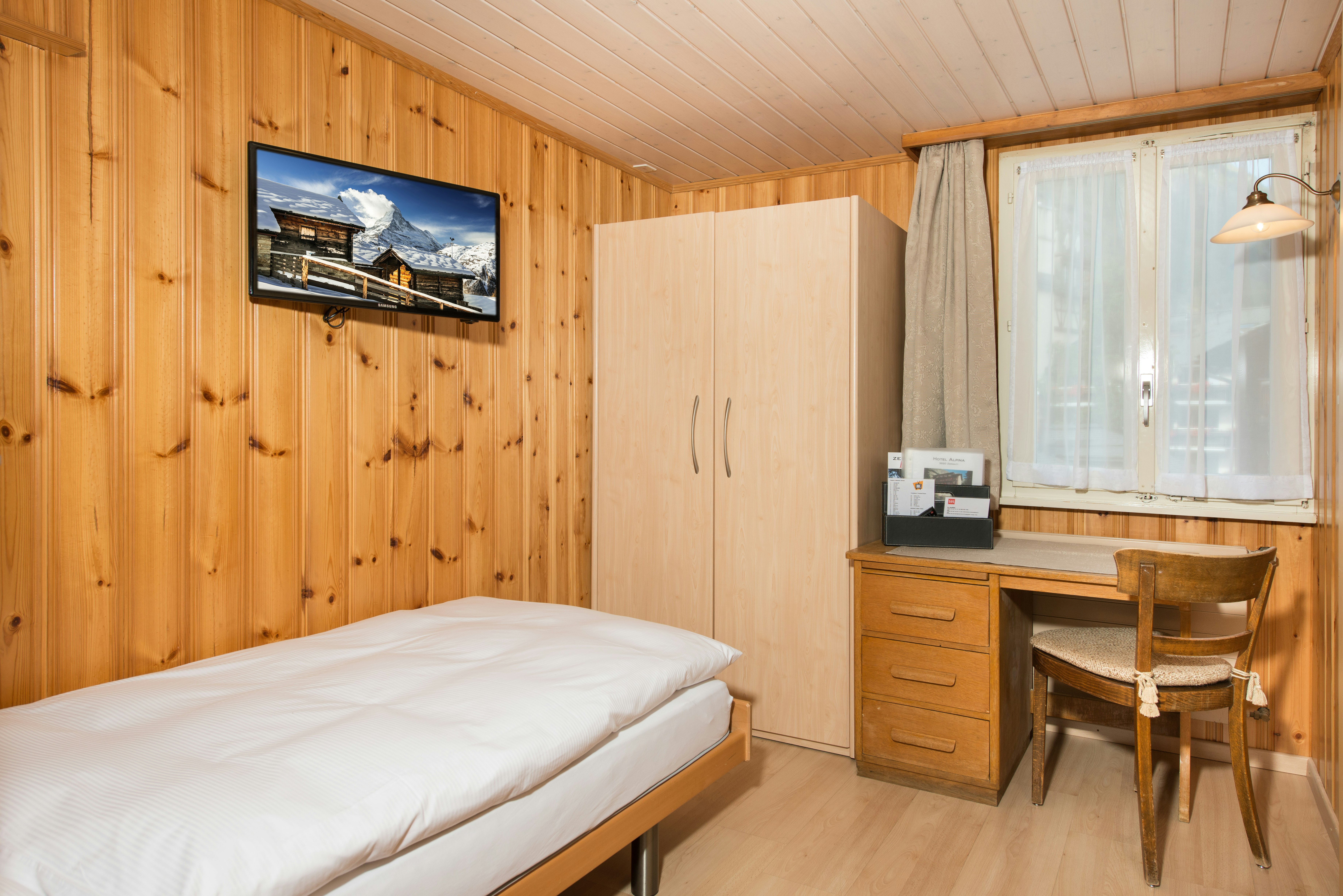 Hotel Alpina 9/25