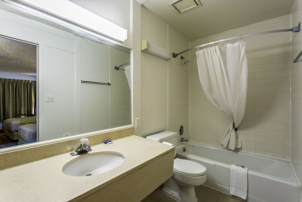 Americas Best Value Inn Edgewood 34/35