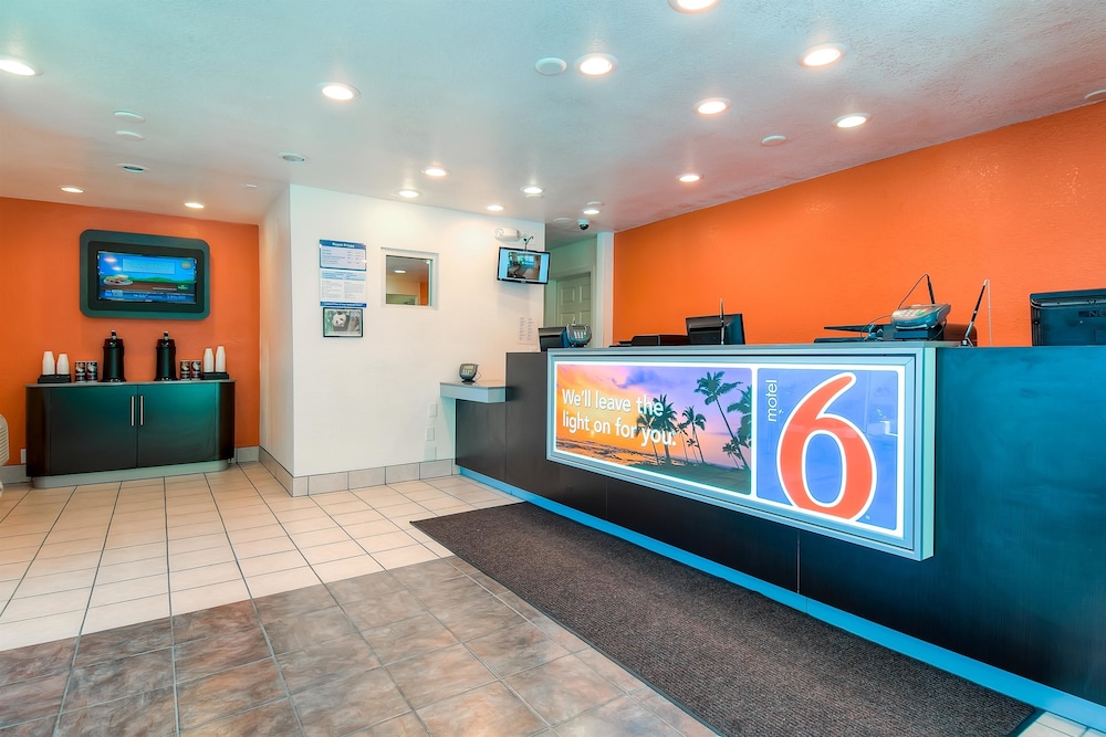 Motel6 San Diego Hotel Circle Mission Valley 10/61