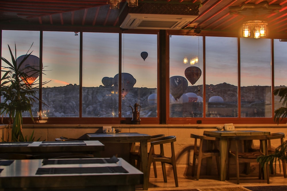 Caravanserai Inn Hotel 19/50