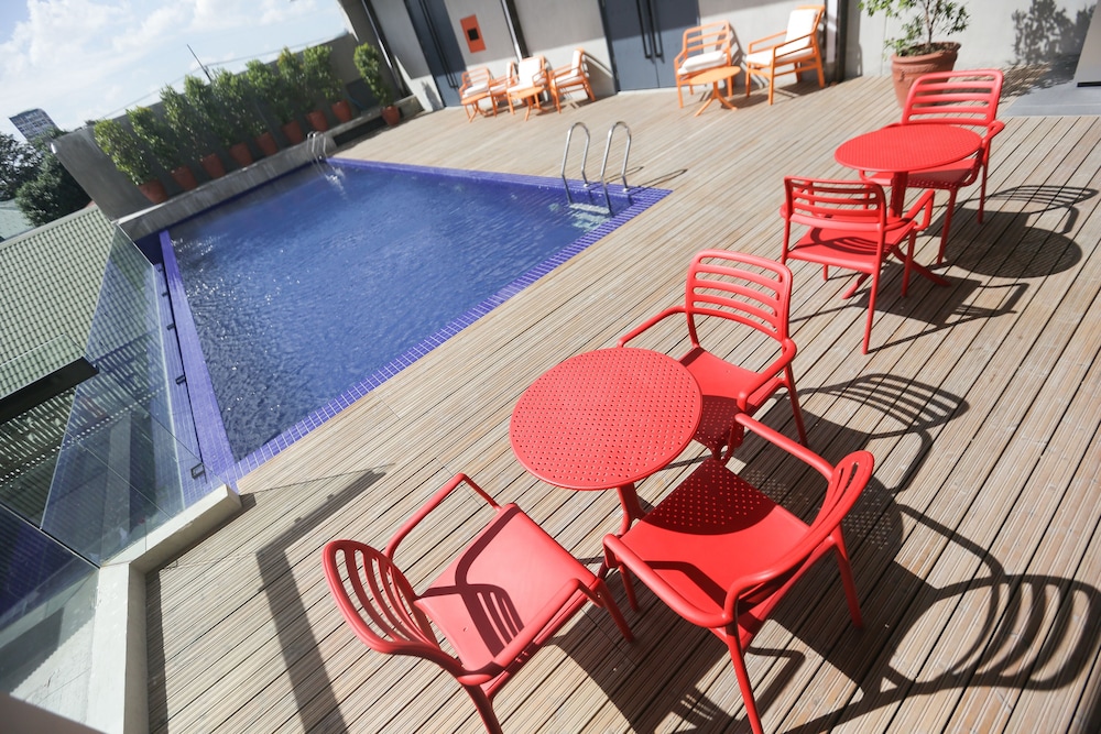 B Hotel Quezon City 34/39