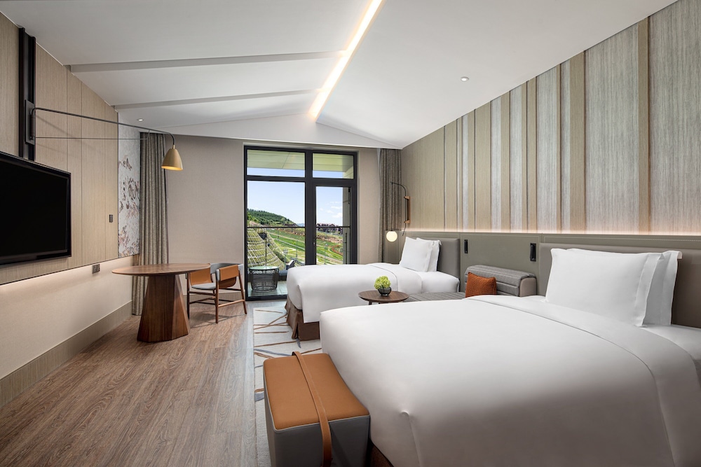 Crowne Plaza CHONGLI RESORT 8/69