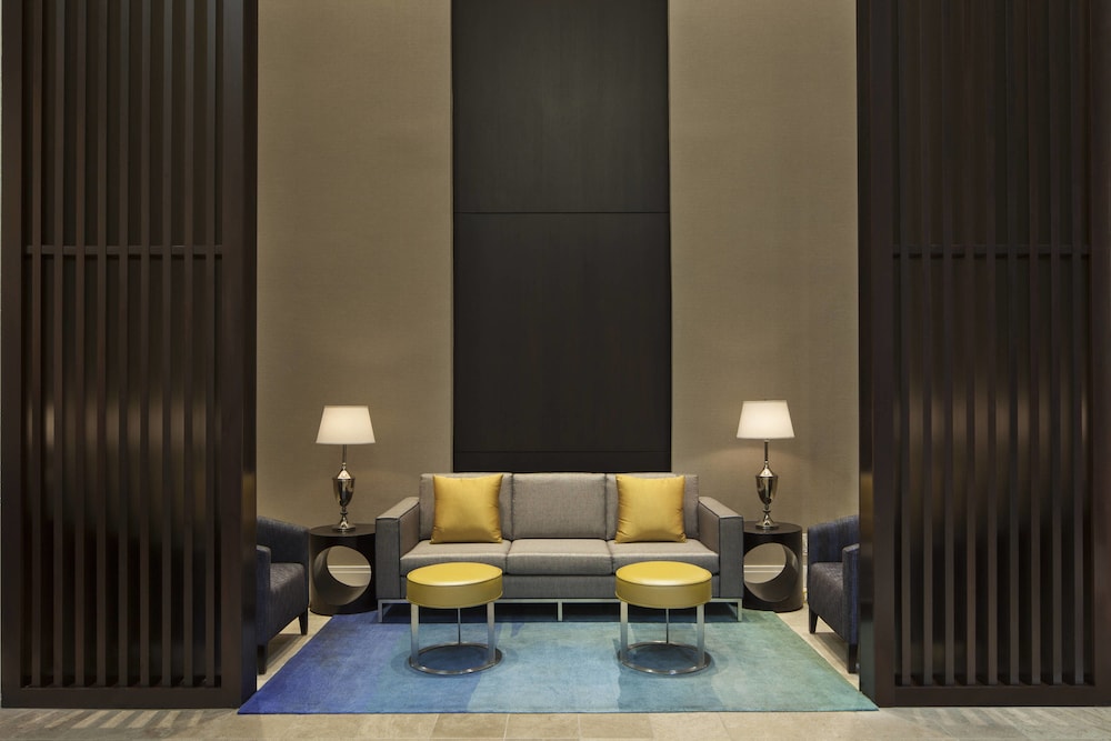 Sheraton Norfolk Waterside 13/55