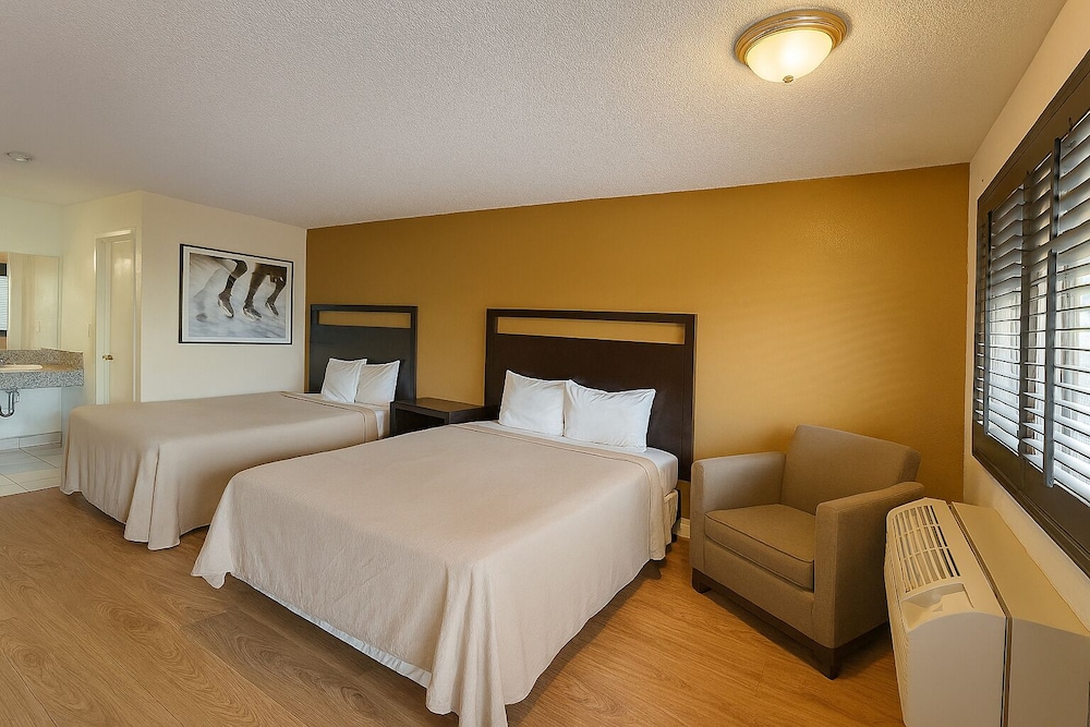 Casa Blanca Hotel & Suites Azusa 20/37