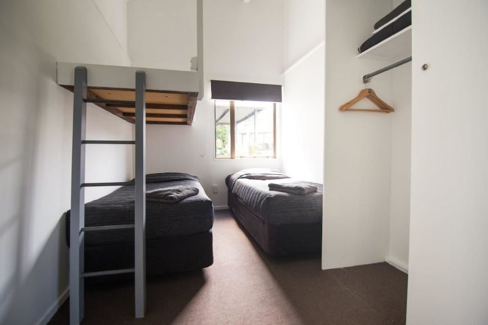 Hastings Top 10 Holiday Park 30/50