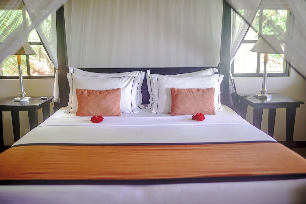 DELUXE, DOUBLE BED