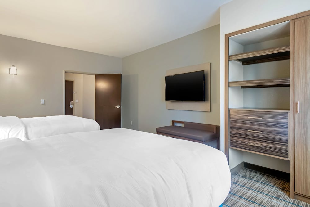 Efficiency, Suite, 2 Queen Beds, Sofa, Accessible