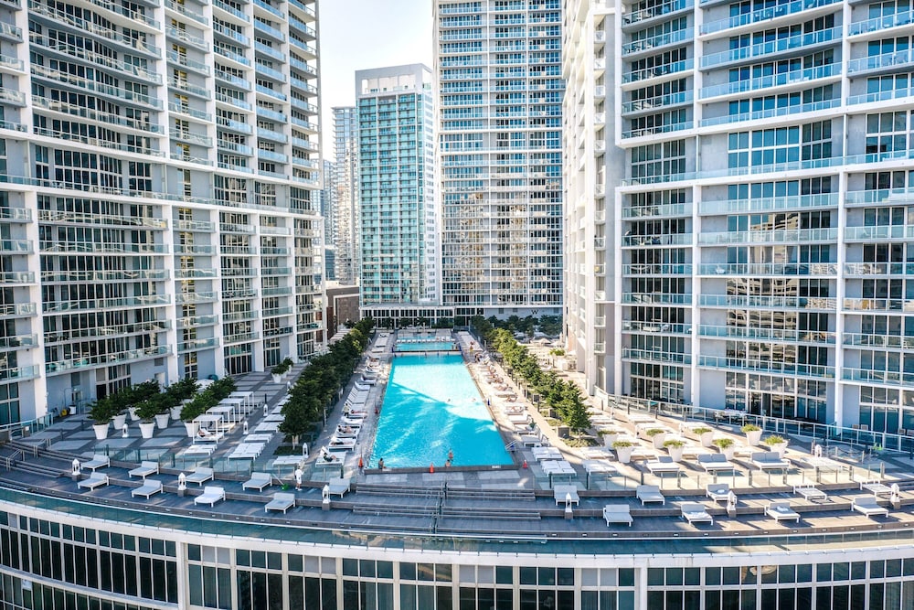 W Miami 19/34