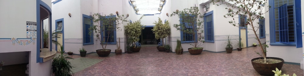 Hotel La Alhondiga 42/58