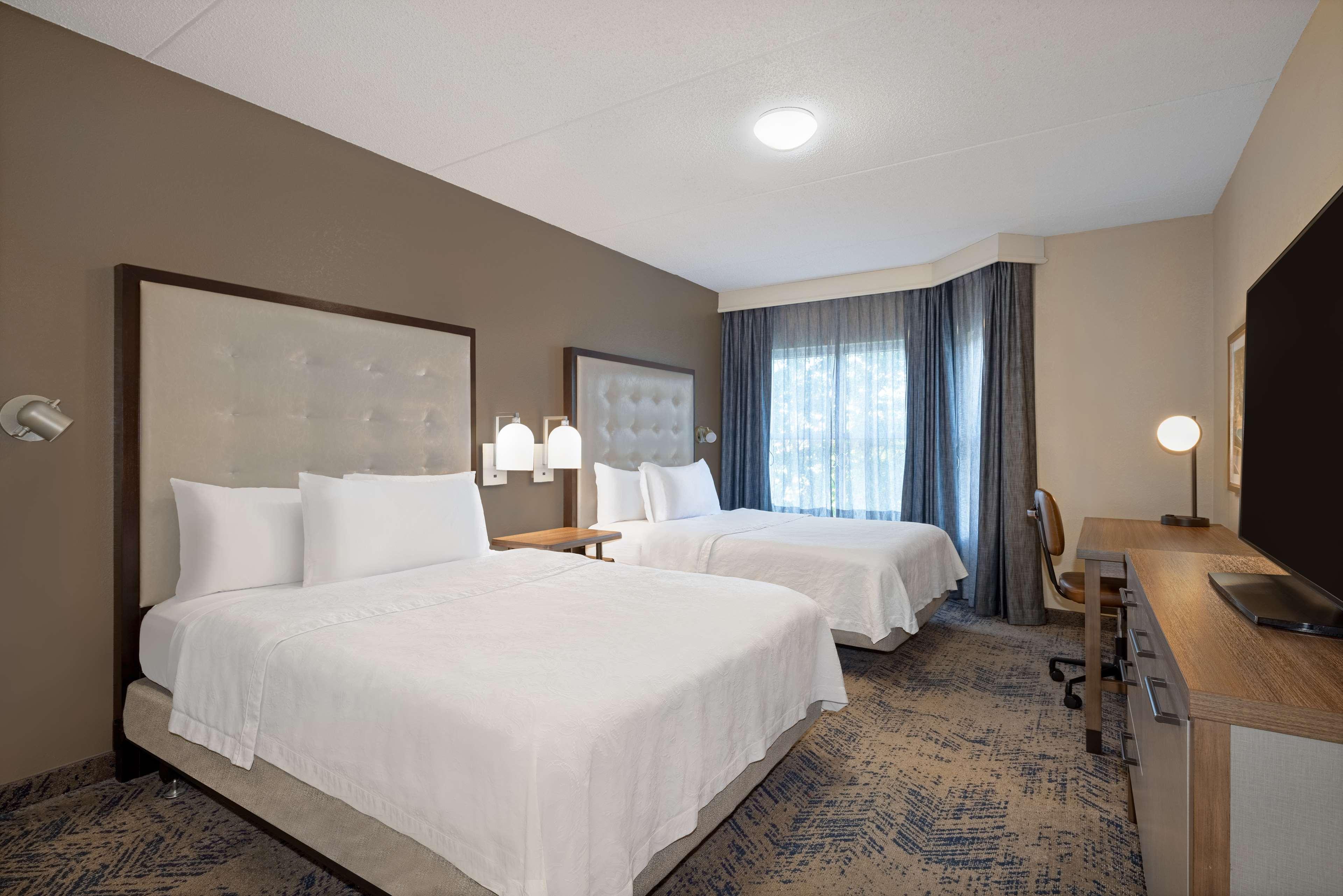 2 BEDROOMS, SUITE, KING BED, 2 QUEEN BEDS, 2 BATHROOMS
