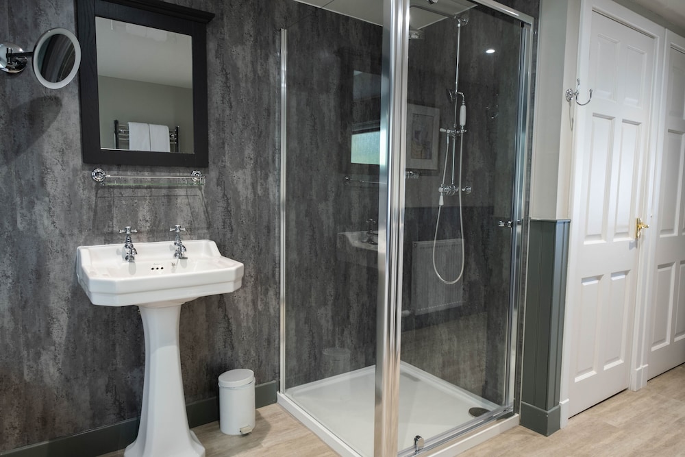 Summer Isles Hotel 50/50