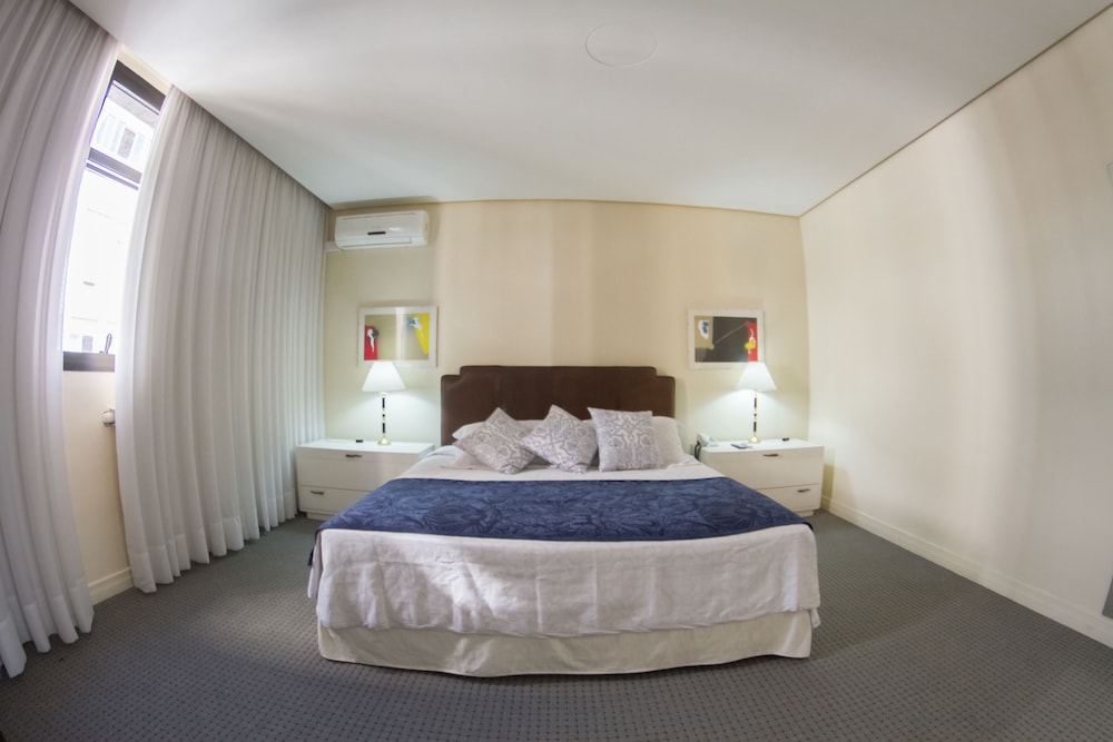 Hotel Embaixador 30/76