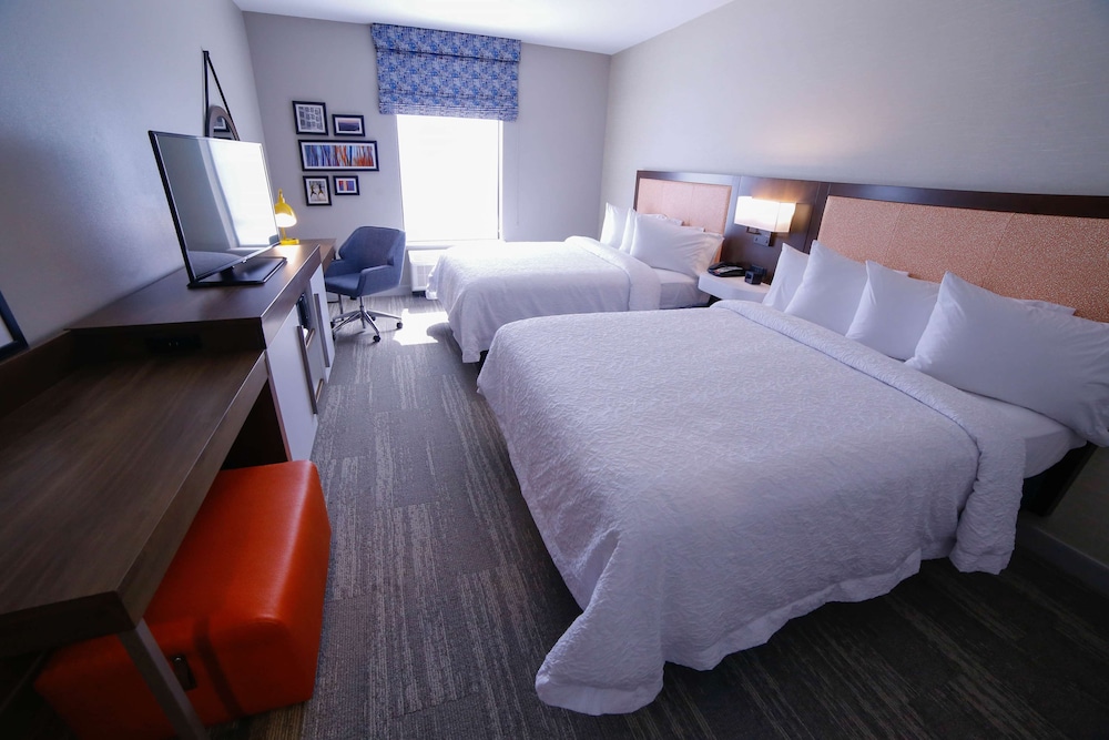 Hampton Inn Suites Forest City Nc 14/43