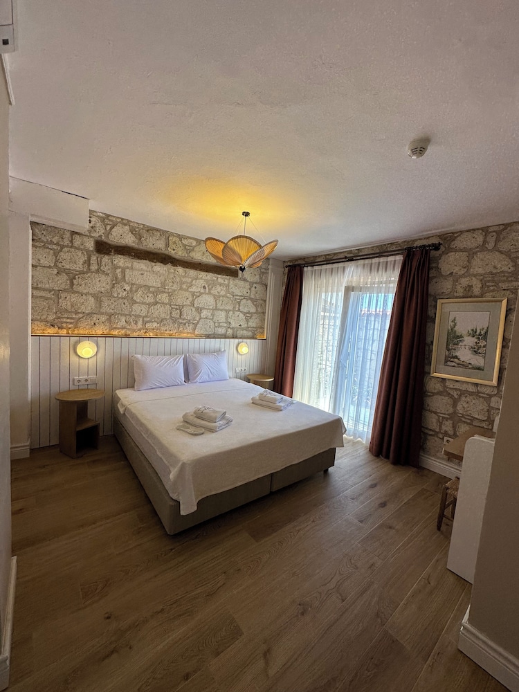 Vodina Hotel 15/50