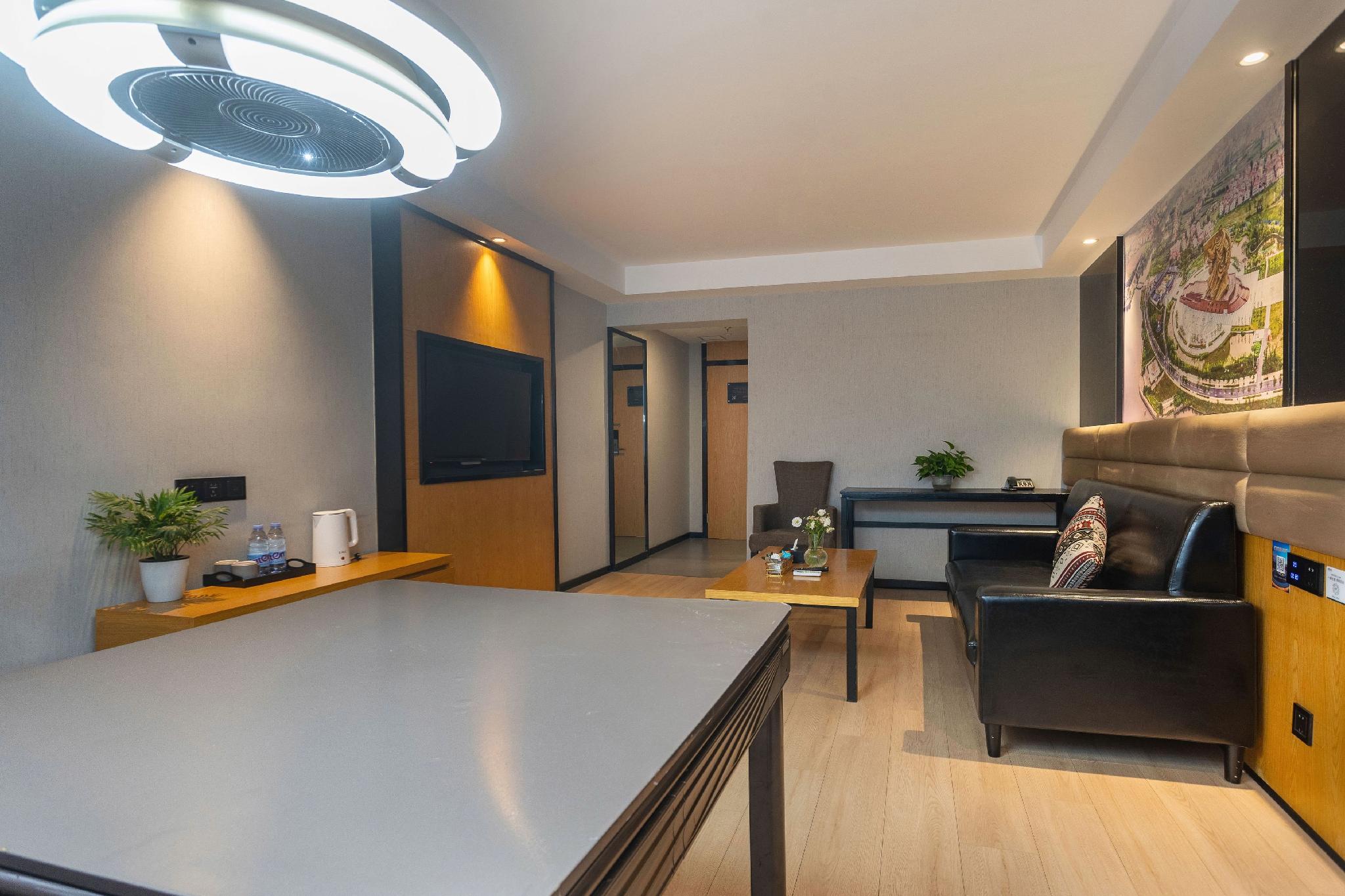 Chonpines Hotel Jingzhou Ancient City Dongmen 67/73