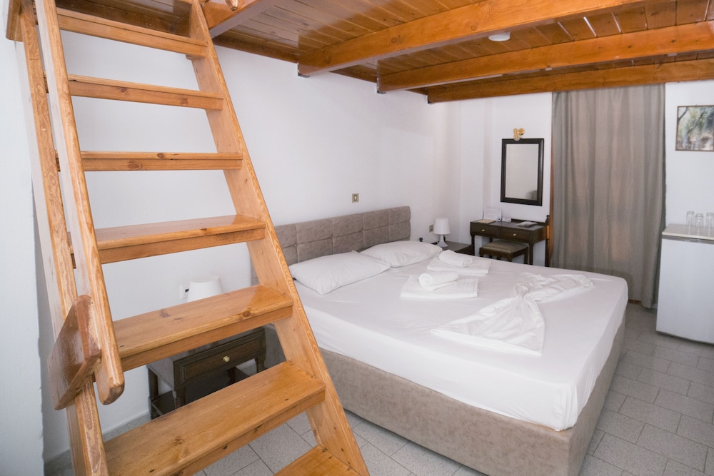 Kastro Hotel 14/100