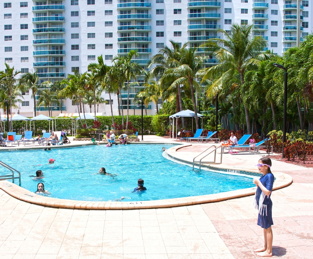 Ocean Reserve OceanView Sunny Isles Luxury Condos 40/50