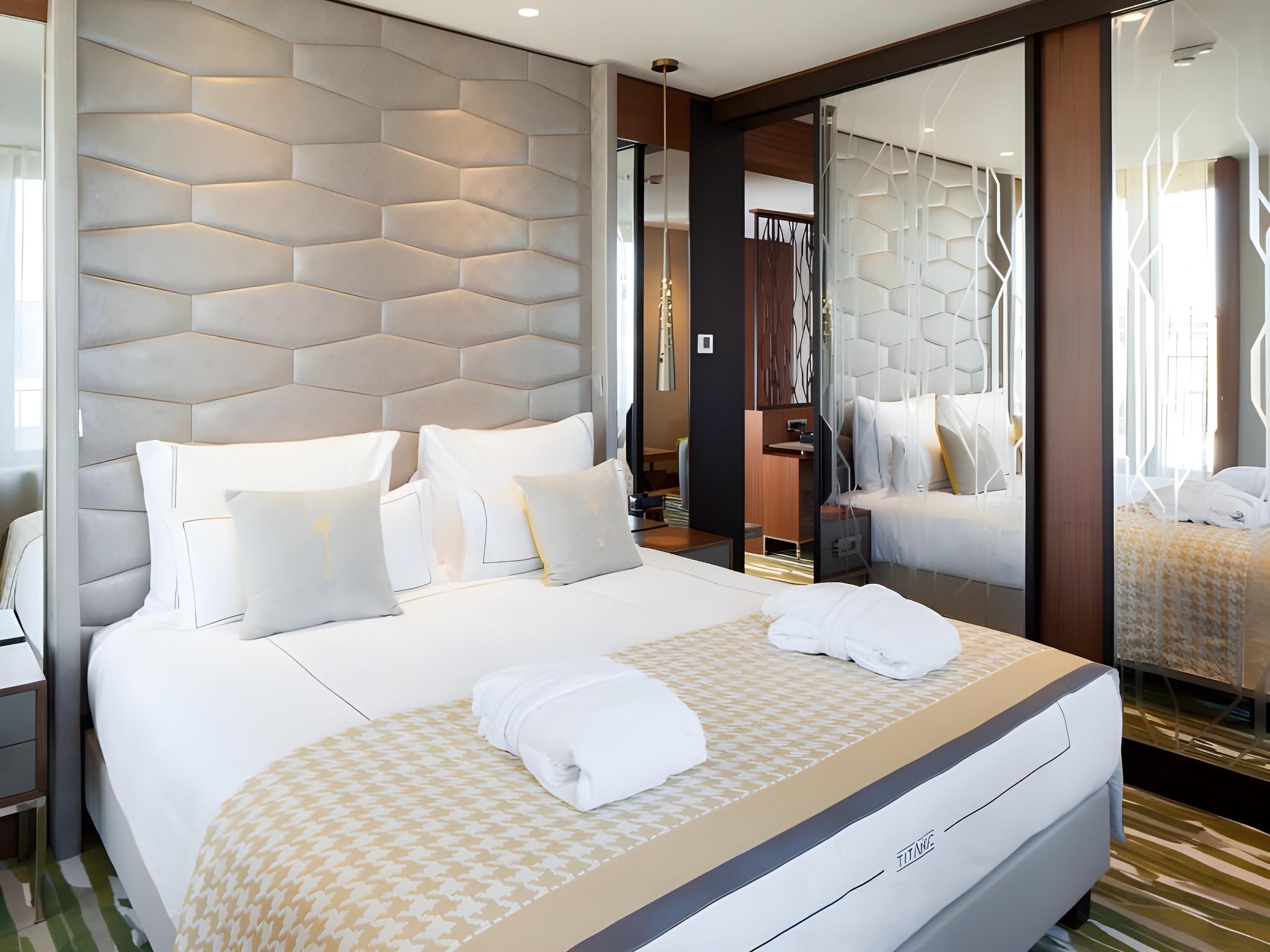 Standard, King Bed