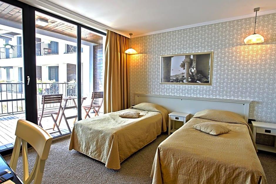 Regina Maria Spa 15/50