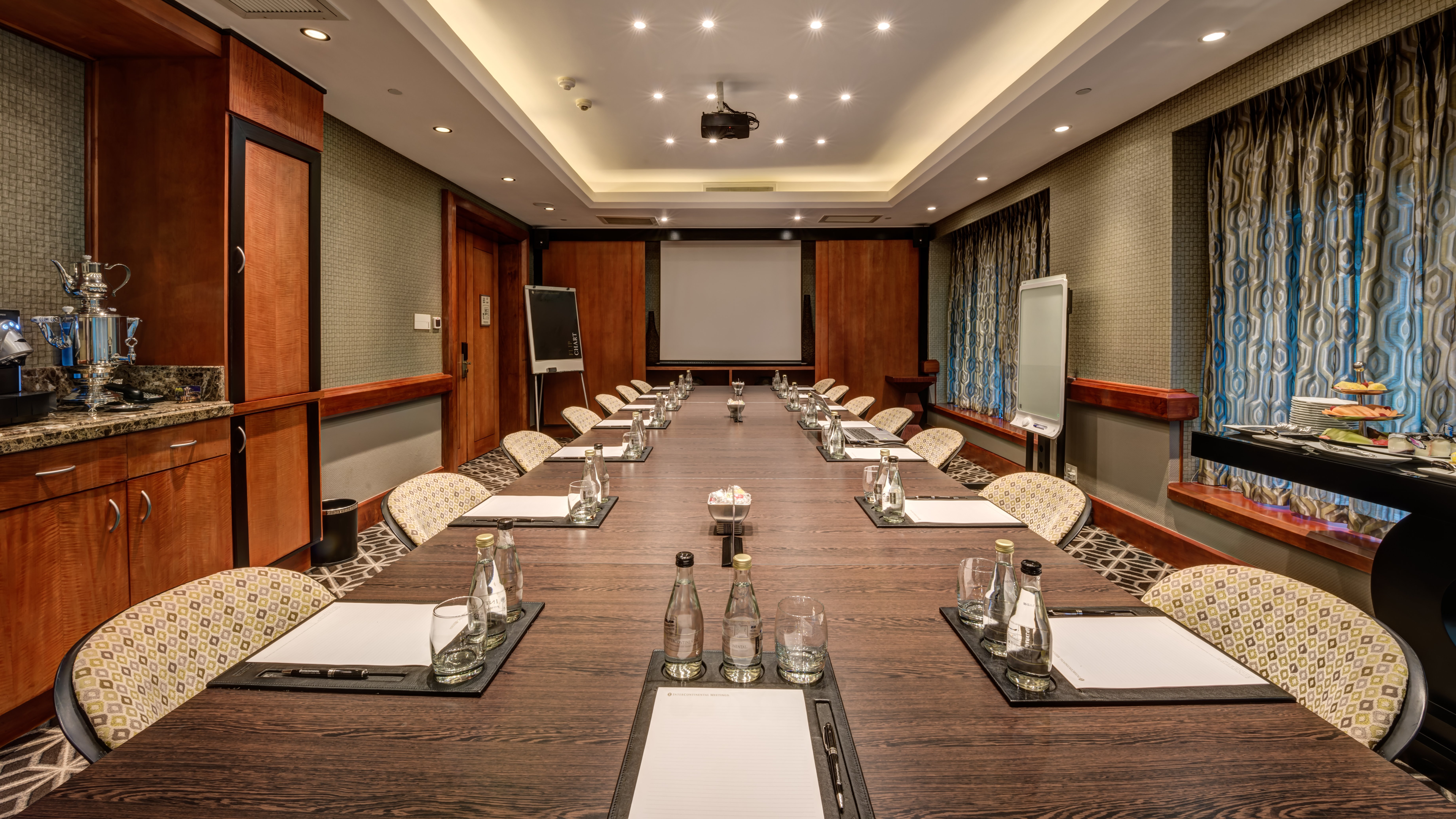 Intercontinental Johannesburg O R Tambo Airport 43/45