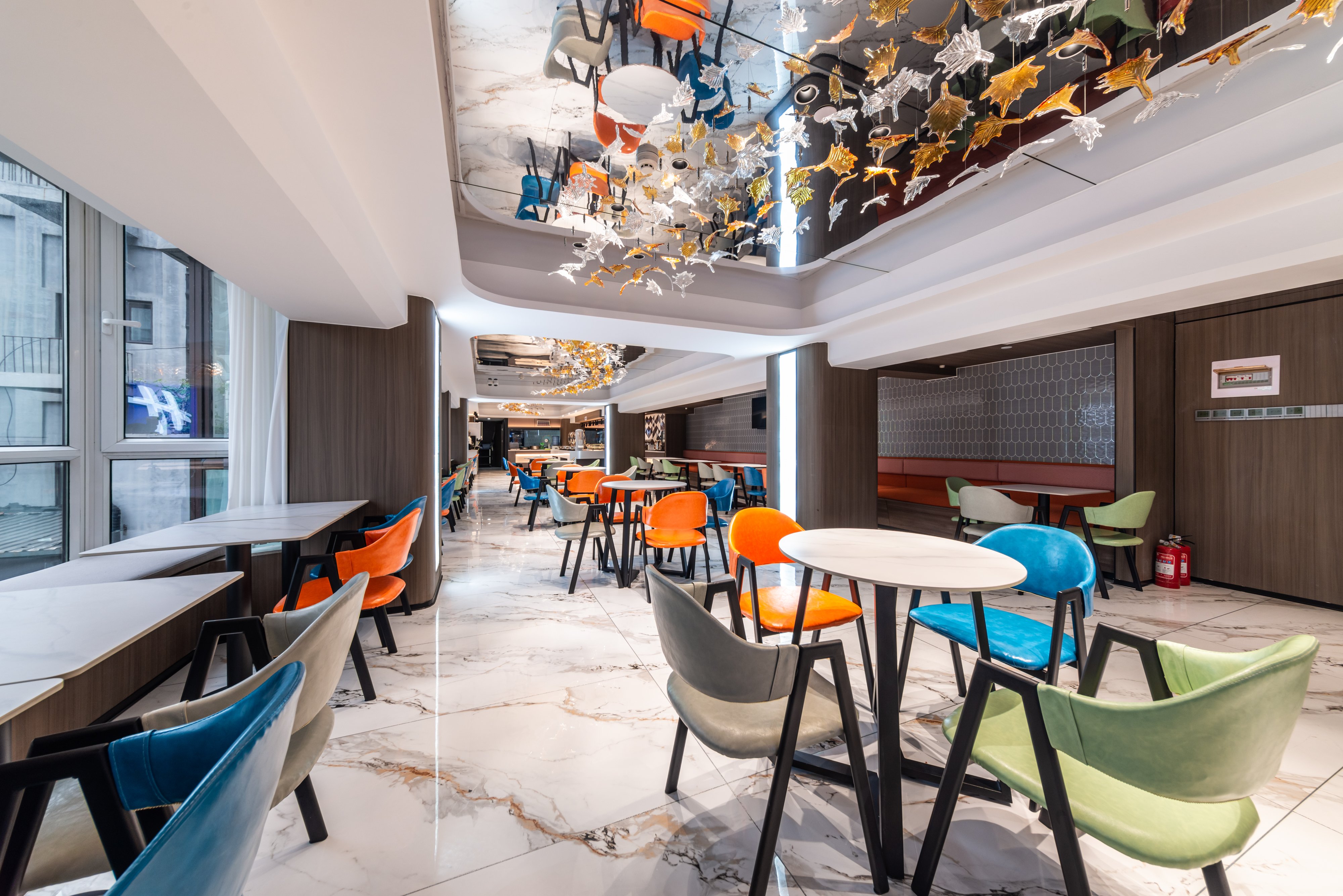 HOLIDAY INN EXPRESS CHENGDE DOWNTOWN 65/86