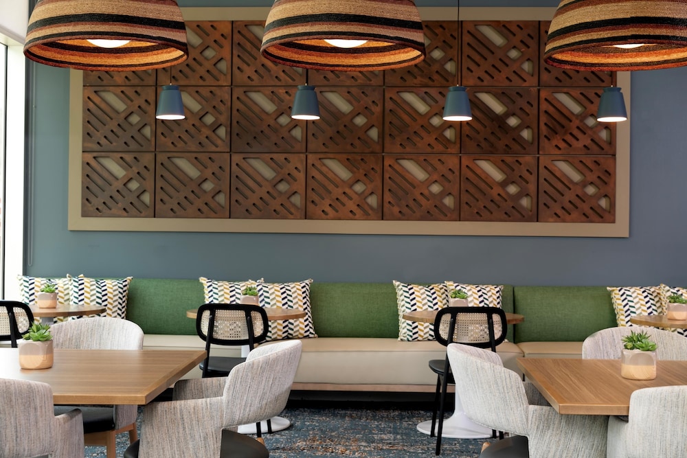 Hyatt Place Bayamon 45/65