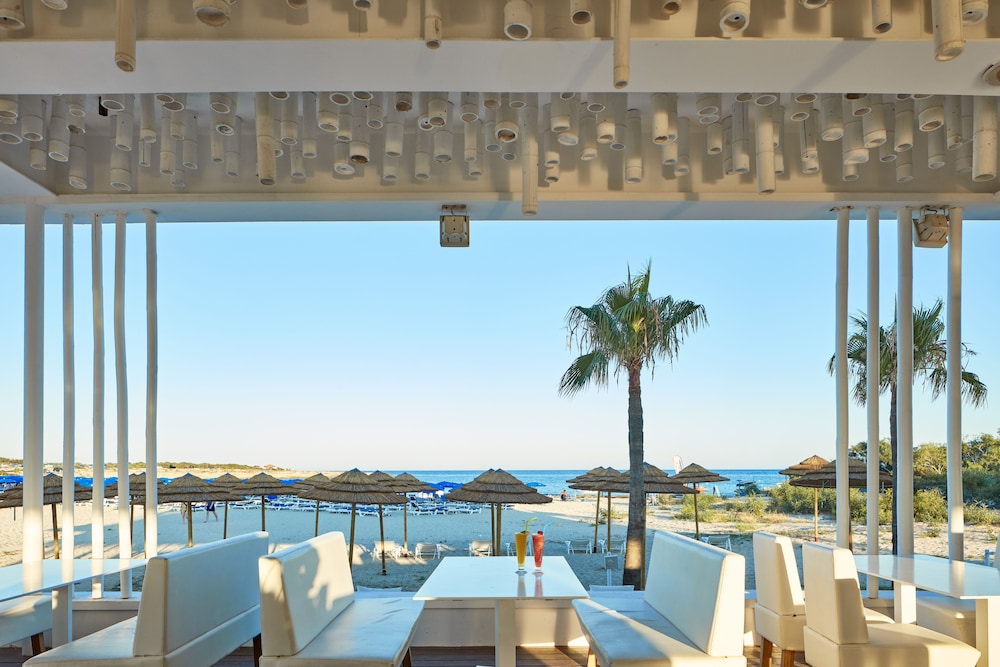 So White Club Resort 42/55
