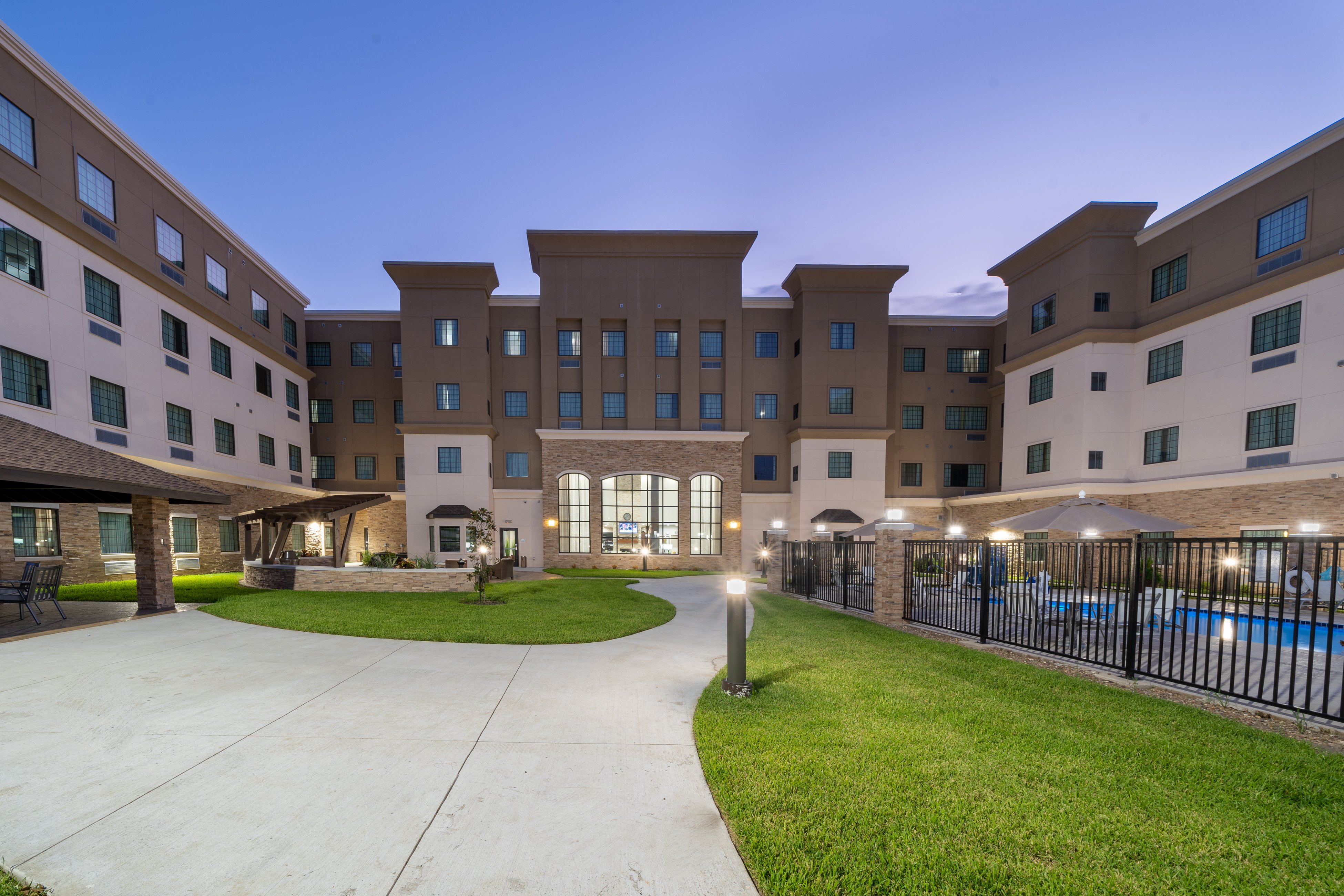 Staybridge Suites Houston East - Baytown 72/76