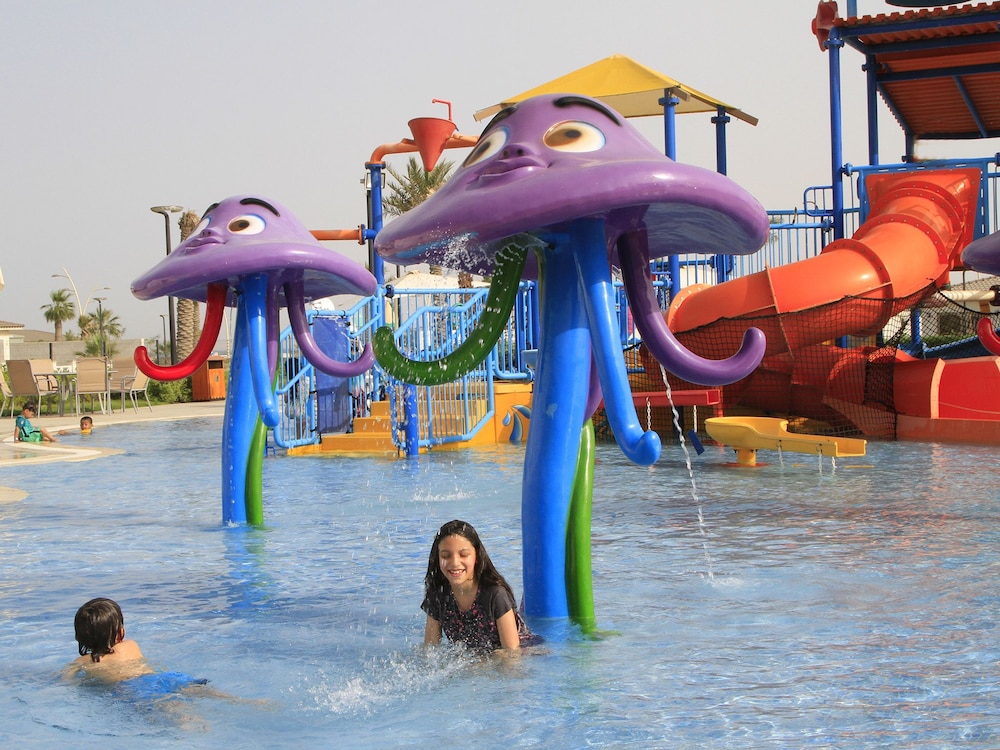 Dana Beach Resort Al Khobar 40/50