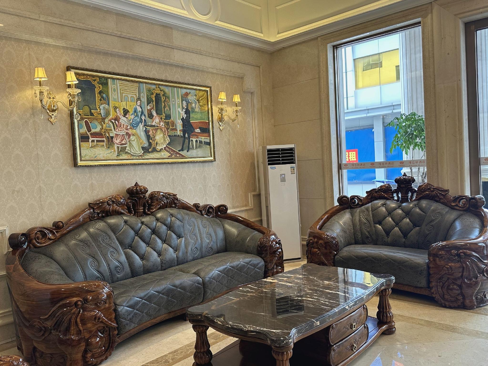 Vienna Hotel Lecong Furniture City Store 31/40