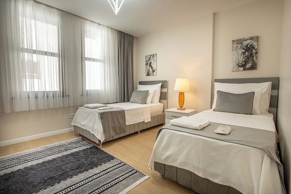 Serviced, Executive, Apartment, King and Twin Beds, Queen Bed, Balcony