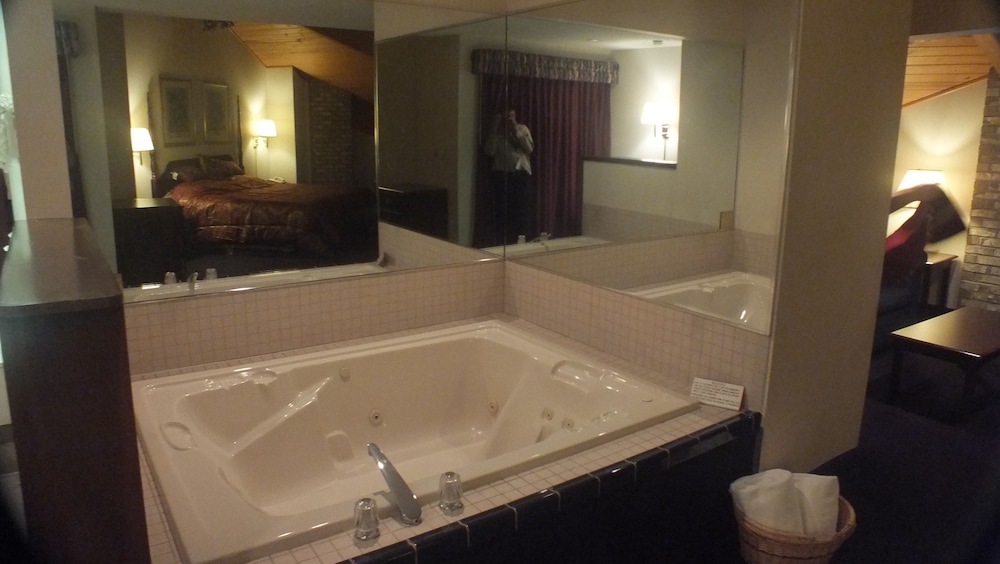 Quality Express Inn Suites Mineral Wells 33/49