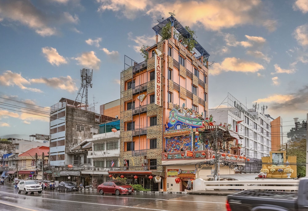 Collection O Diamond House Khaosan 10/66