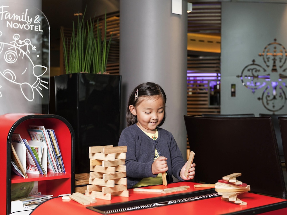 NOVOTEL LEUVEN CENTRUM 11/75