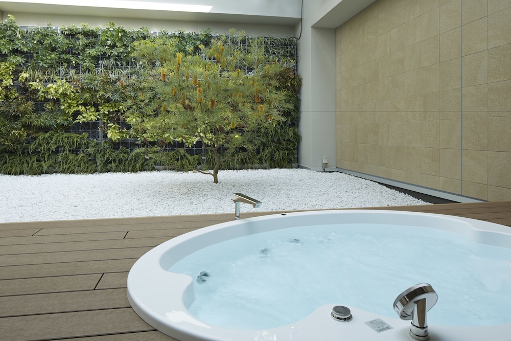 Mitsui Garden Hotel Osaka Premier 35/60