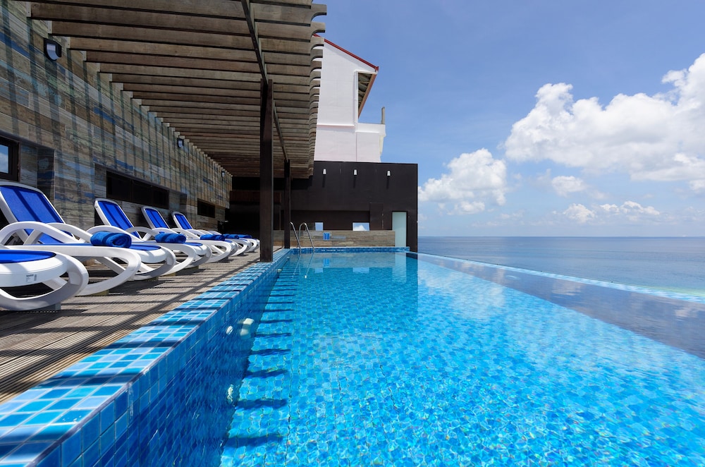 Arena Beach Hotel 44/48