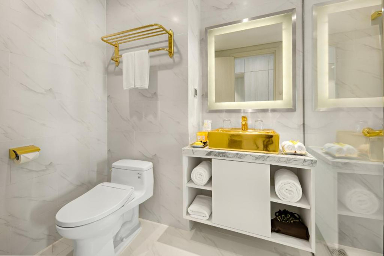 Golden Bay, Deluxe, King Bed, Bay View, Balcony، Wyndham Danang Golden Bay 2/3