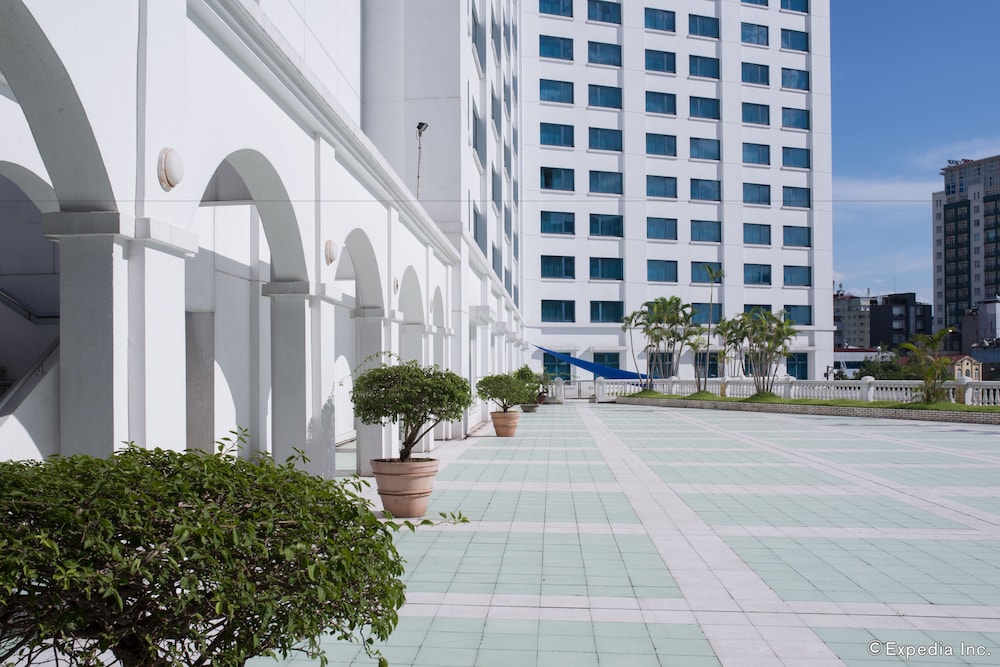 Hanoi Daewoo Hotel 76/84
