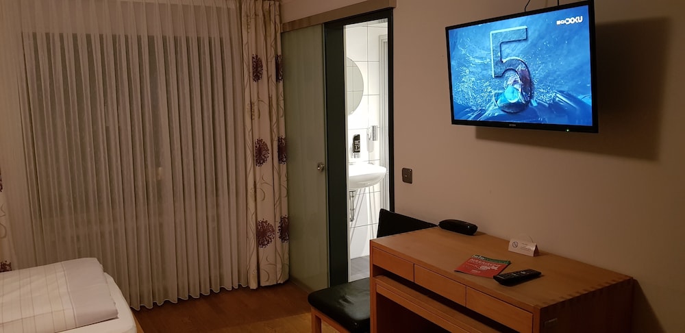Hotel Froehlich 20/30