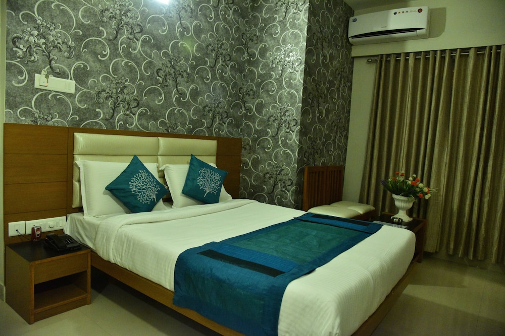 PREMIUM, DOUBLE BED, KITCHEN