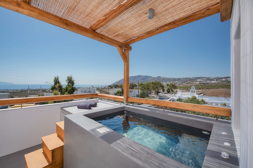 June Twenty Suites 18/50